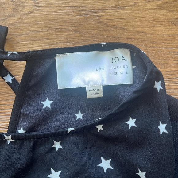 JOA Black Star Pattern women’s top tiered bell sleeves - Picture 2 of 3